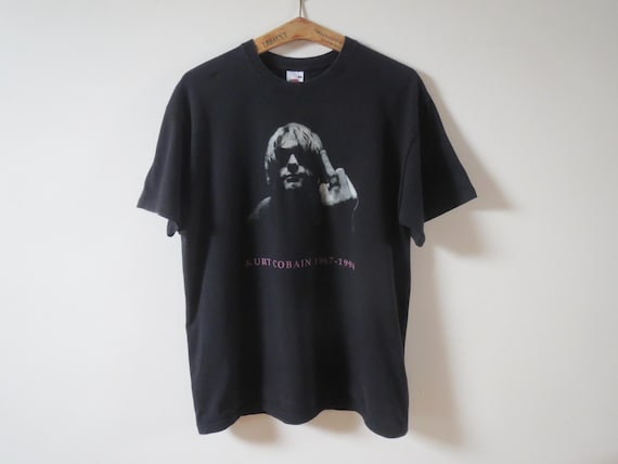Vintage 90s Y2K Kurt Cobain Memorial T Shirt Bootleg Middle Finger