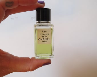 ヴィンテージ ️CHANEL N19 Eau de Toilette 50ml