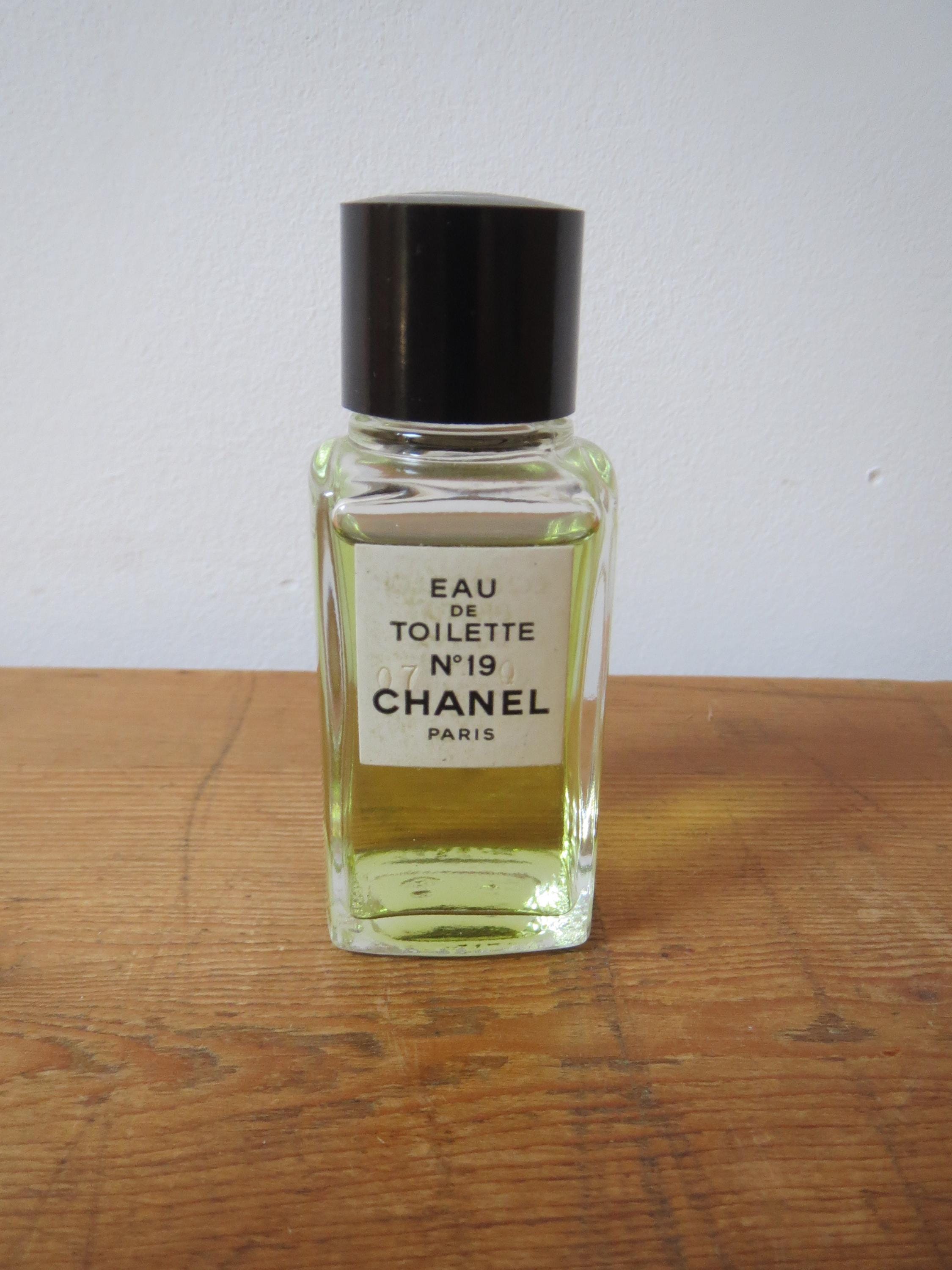 Vintage 1970s Chanel No.19 Eau De Toilette 19ml Miniature RARE