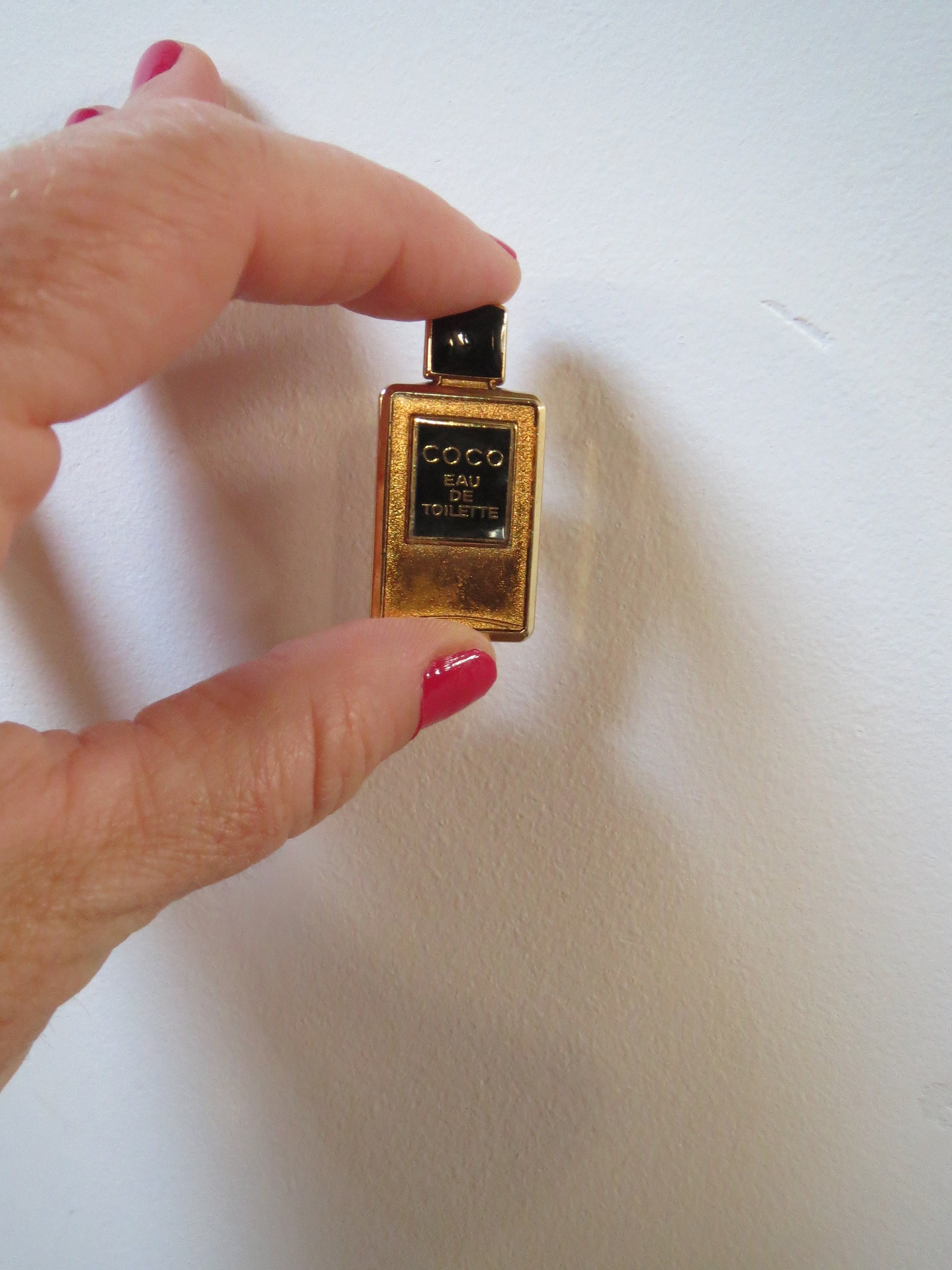 Coco chanel badge deals
