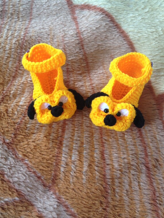 yarn baby shoes