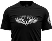 Space Force Wings Men 39 s T-Shirt USSF Vintage Style Distressed Pilot Wings And Spaceship Shirt