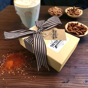 Chai Tea Gift Box: Loose Leaf Sampler with Infuser