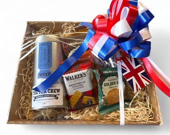 Cesta de regalo de té británico: té de hojas sueltas, galletas e infusor de té