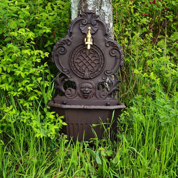 Fontaine murale style ancien évier en fonte d'aluminium marron hauteur 58 cm