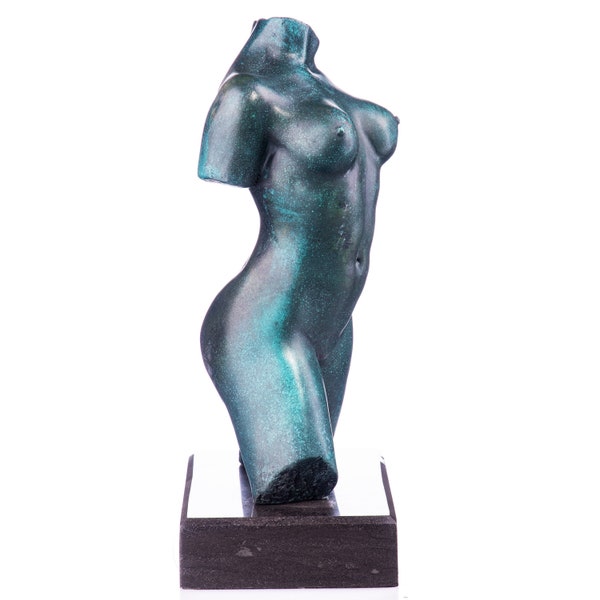 Sculpture moderne en bronze d'un torse féminin à patine verte