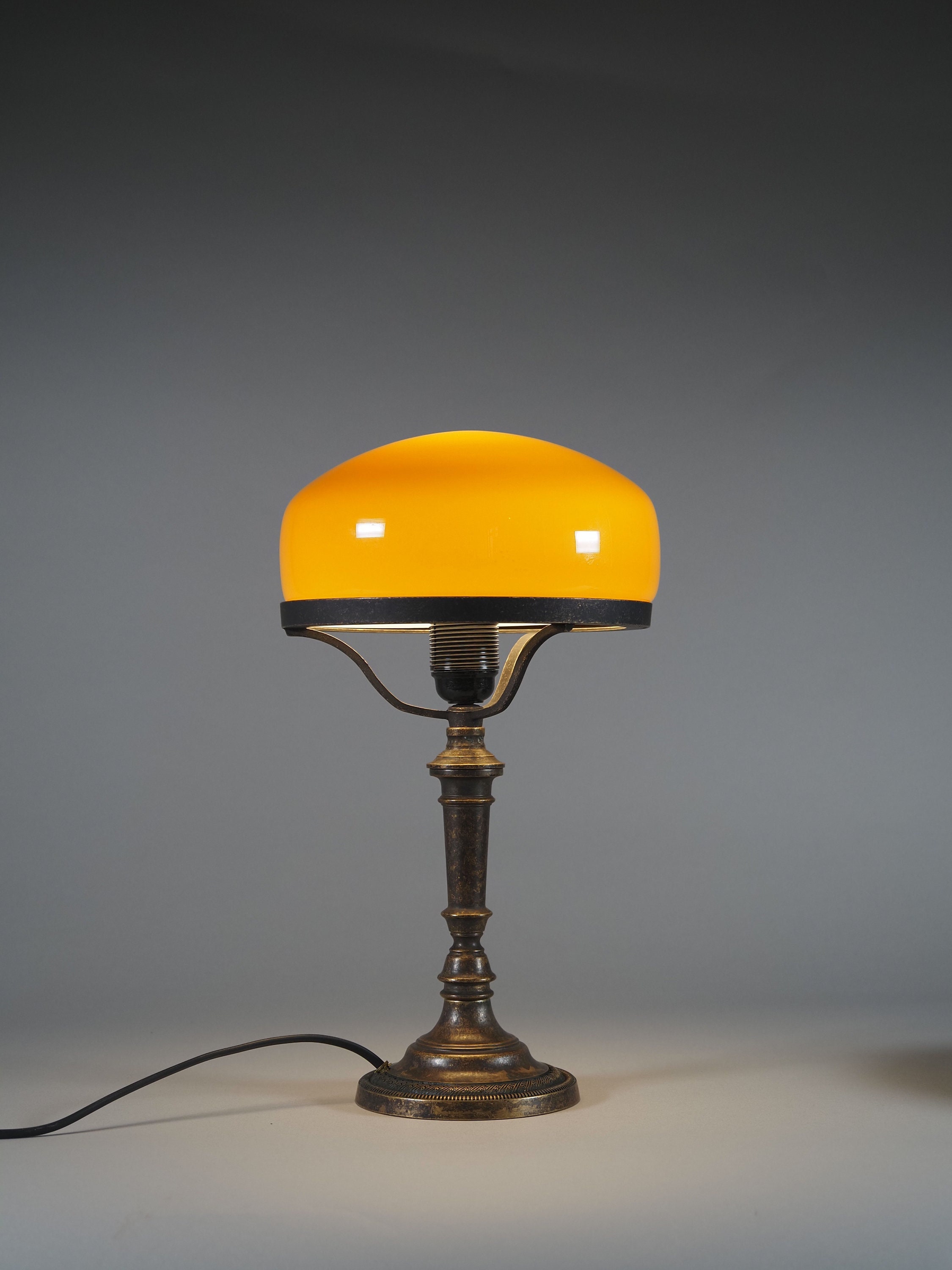 Cordless Banker Desk Lamp,rechargeable Library Desk Lamp,battery Green  Powered Lamp,portable Glass Bedside Desk Lamp 