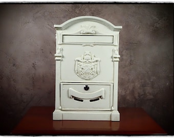 Timeless Elegance: Vintage Cast Iron Letterbox for Stylish Homes and Gardens