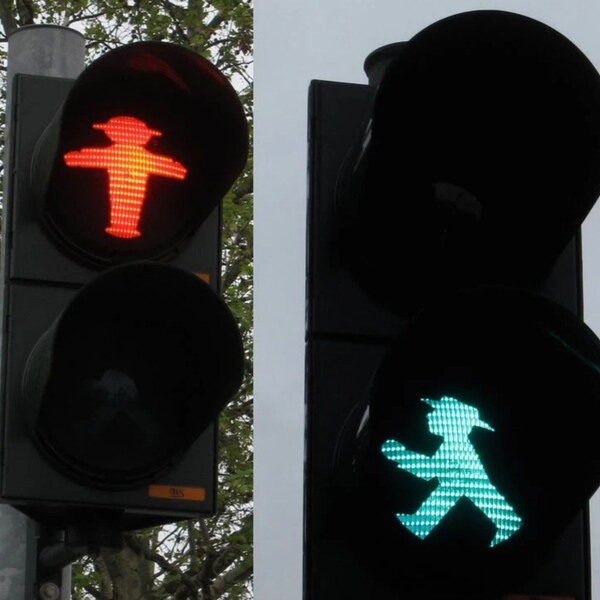 German Vintage Siemens - Traffic lights Lamps - Old traffic light - semaphore - pedestrian crossing plus remote control