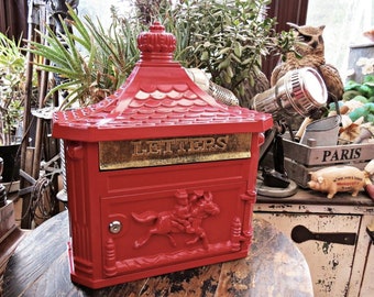 Boîte aux lettres rouge antique - Grande décoration décorative pour la maison dans un style antique