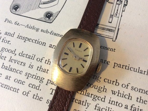 Vintage Ladies 1960’s ‘Timex’ Hand-Wind Mechanical Watch, Watch Serviced, New Bracelet strap fitted, gift boxed.