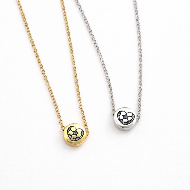 Senior Night Soccer Necklace Gift, Soccer Player Gift, Athlete Necklace, Senior Athlete Gift, Soccer Graduation Gift, Dainty Soccer Jewelry Bild 4