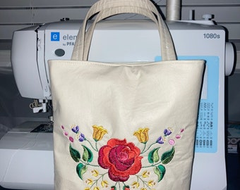 Kalocsai Hungarian faux leather bag embroidered