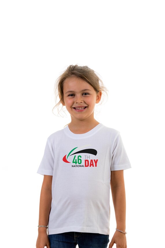 camiseta blanca chica