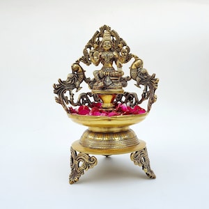 Messing Laxmi Deepam, Godin Lakshmi Diya