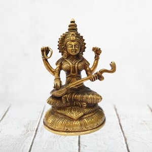 Brass Goddess Saraswati statue/ goddess of knowledge