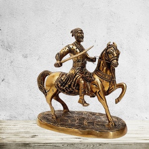 Mohan Jodero Elegant Brass Chatrapati Shivaji Maharaj Bust Statue/ Great Maratha Hindu Warrior