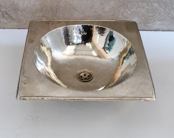 Lavabo in alpacca personalizzato, lavabo da incasso per bagno realizzato a mano.
