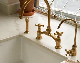 無塗装真鍮製アーチブリッジキッチン蛇口、スプレー、ディスペンサーセット