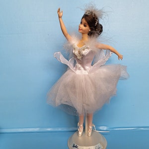 Vintage Swan Lake Barbie 1997 Reproduction #18509 Collector Edition Odette Swan Queen Classic Ballet Series