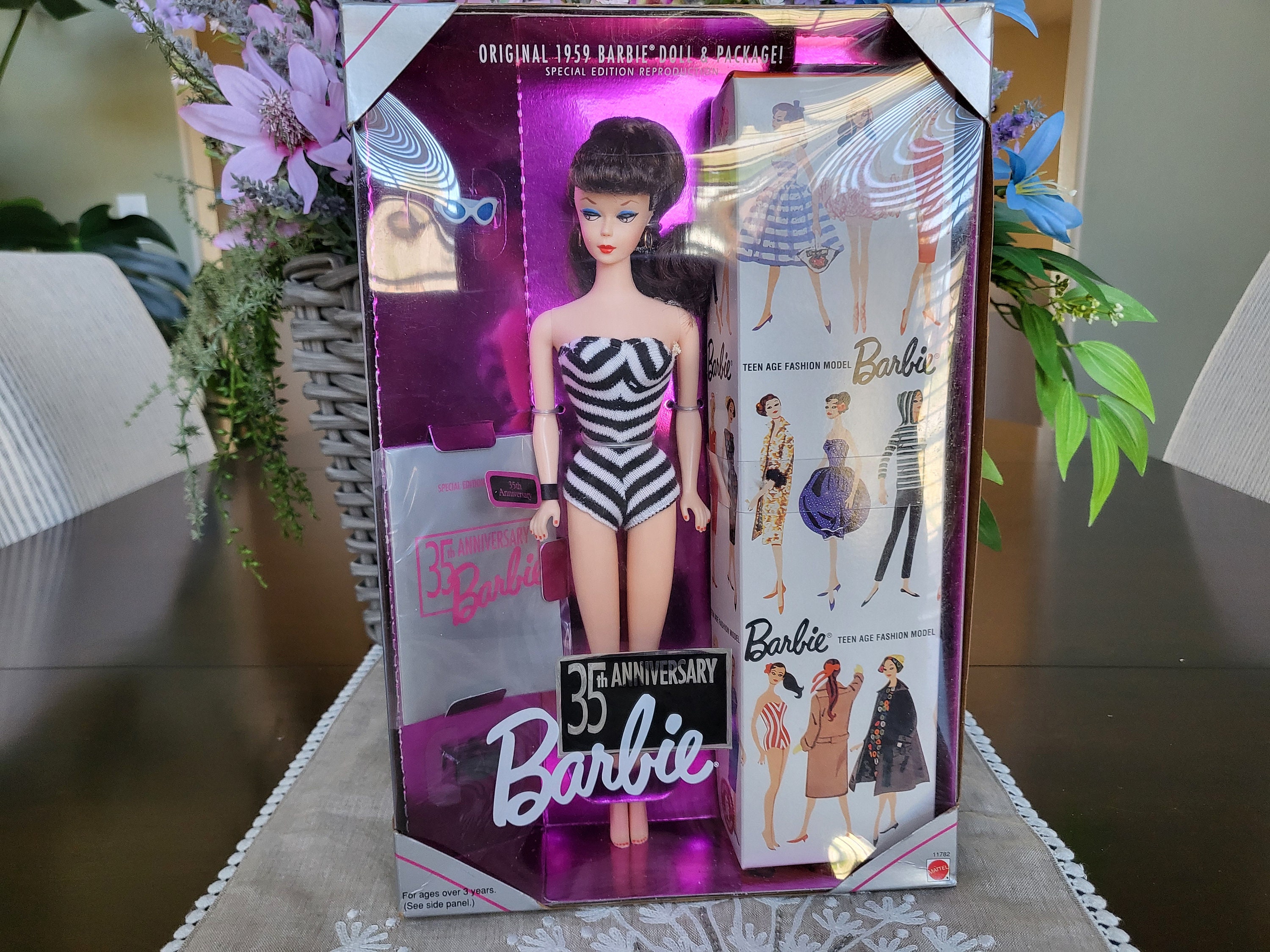 1959 brunette barbie doll shop