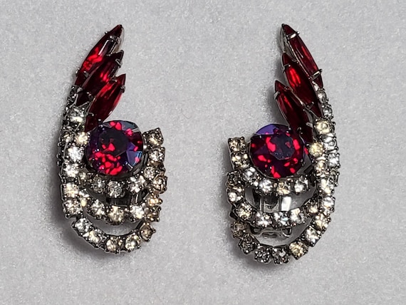 Vintage Hattie Carnegie Clip Earrings: Ruby Red R… - image 1