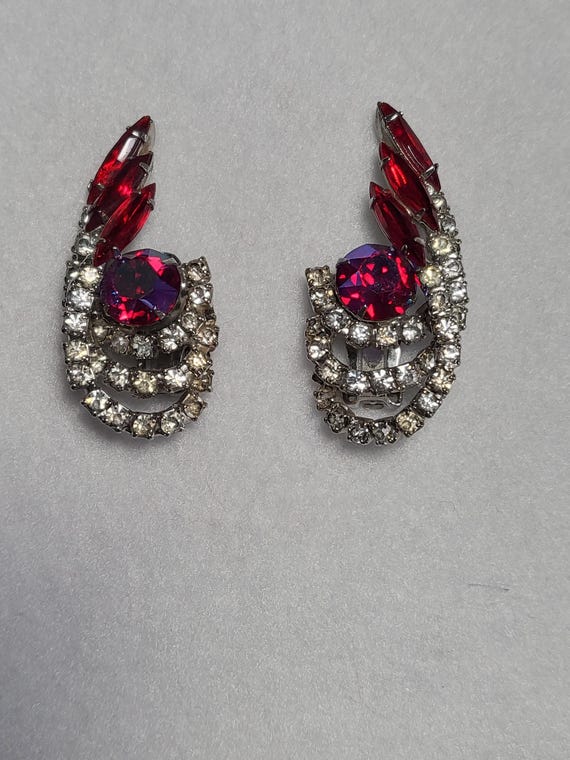 Vintage Hattie Carnegie Clip Earrings: Ruby Red R… - image 6