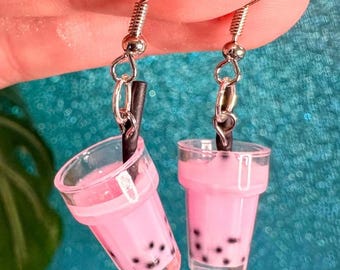 Pendientes colgantes de té de burbujas – Pendientes hechos a mano con mini tazas de té de burbujas / Joyería llamativa
