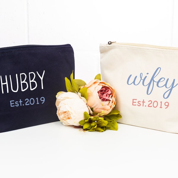 Honeymoon Mr & Mrs Wash Bags, Hubby Wifey Est Toiletry Bag, Personalised Gift with Names for Newly Weds, Bride Groom Gifts
