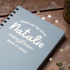 Positivität motivierendes Notizbuch Geschenk für Sie, personalisiertes Self Care Journal für psychische Gesundheit, Achtsamkeit Geschenk, Dankbarkeit Journal