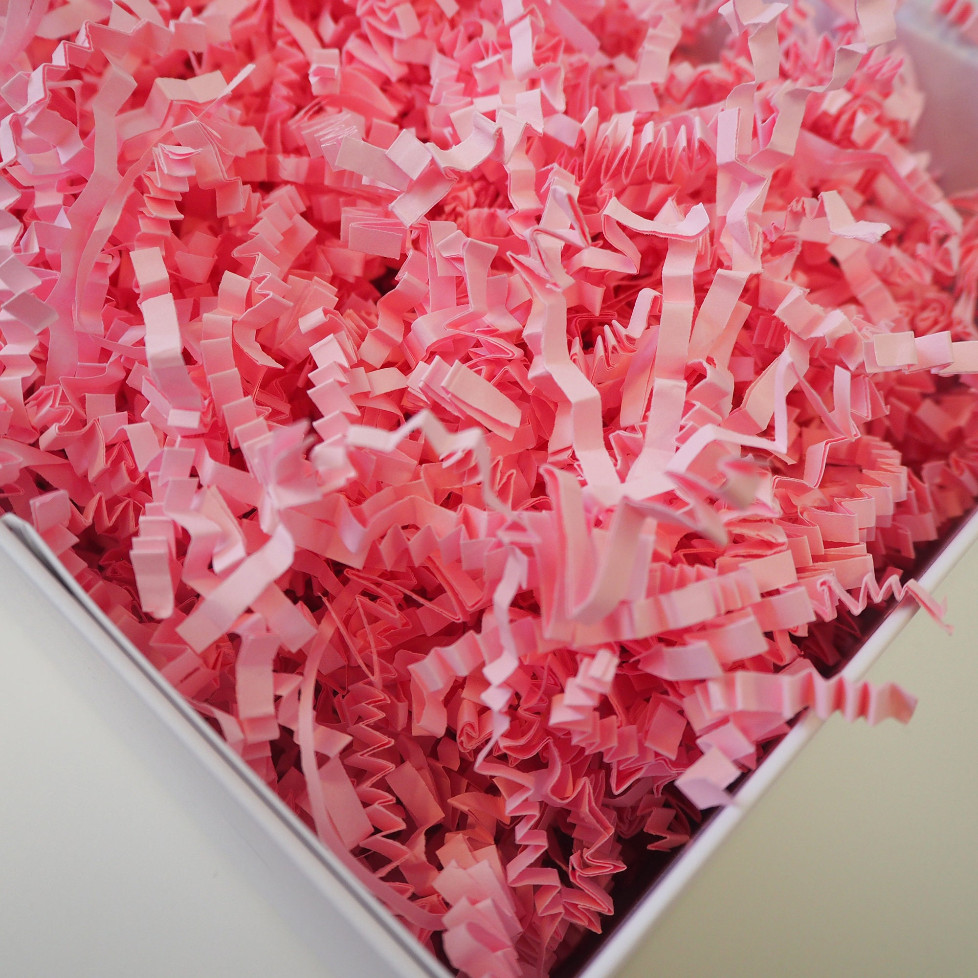 Papier Déchiqueté 100g - Remplissage Cadeau Rose Pour Boîtes & Paniers - Décoration Fête