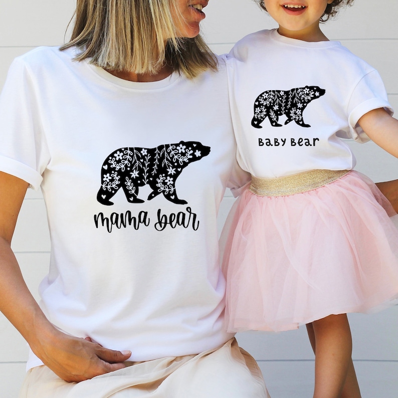 T-shirts Mama Bear: bijpassende bloemenset - moeder en kind afbeelding 1