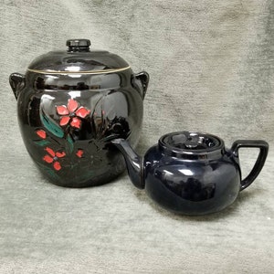 Vintage High Gloss Goth Black Teapot - Classic Kitchen Decor - 1920s Black Accent