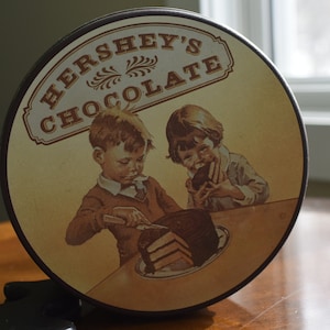 Vintage Hershey Chocolate Cake Tin - Circle Holiday Cookie Tin