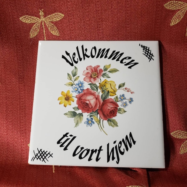 Norwegian Pot Plate - Beautiful Floral Tile