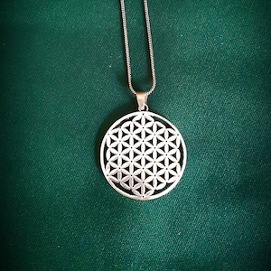 Pendentif Fleur de Vie, Collier Géométrie sacrée, Silver plated flower of life, Bijou yoga, Bijou féminin sacré, pendentif masculin sacré
