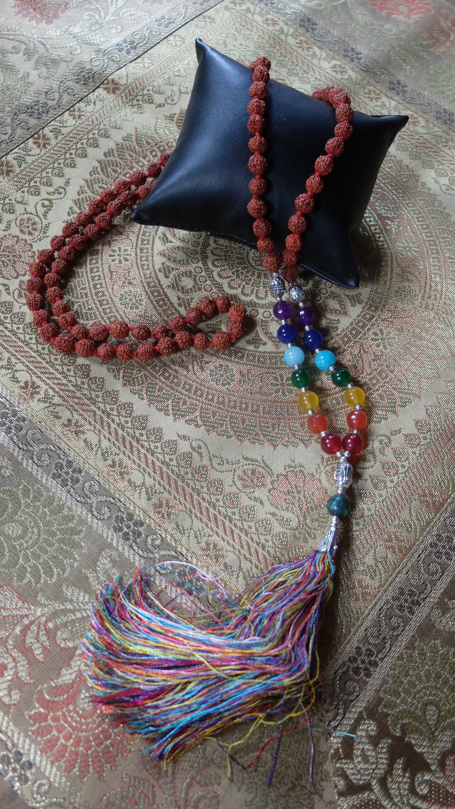Mala Rudrashka, Collier en perles de rudrashkas, Bijou Méditation, Bijou  spirituel, Chapelet indien, Bijou Yoga -  France