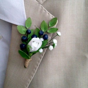Rose wedding boutonniere Grooms buttonhole Blueberry flower boutonniere Men's lapel pin Groomsmen boutonniere Rustic wedding