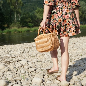 Mała torebka wiklinowa, torba plażowa na lato, kosz wiklinowy. spersonalizowany prezent dla mamy