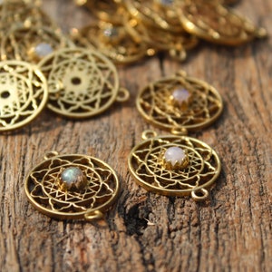 Moonstone Sri Yantra Charms,Labradorite Sri yantra Charms,Brass Charms,Stone charms,Brass Connectors,Macrame Charm,Jewelry Making Charm,BC75