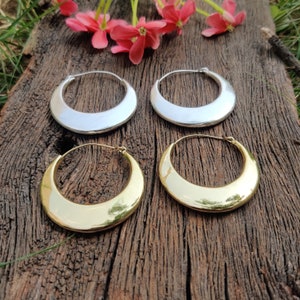 Crescent Moon Hoop Earrings,Hammered Earrings,Half Moon Earrings,Silver Hoop Earrings,Crescent Moon Jewelry,Festival Jewelry,Gift for her