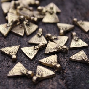 Geometric Charms,Brass Tribal Beads,Triangle Brass Charms,Ethnic Charms,Tribal Beads,Spiral Charms,Macrame Charms,Jewelry Making Charms,BC34