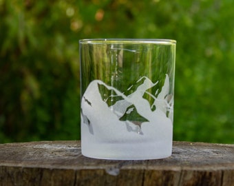 Snow Mountain Skyline Etched, Hills skyline outline, Mountain Landscape Whiskey glass, Mountain skyline etched, snow mountain landscape