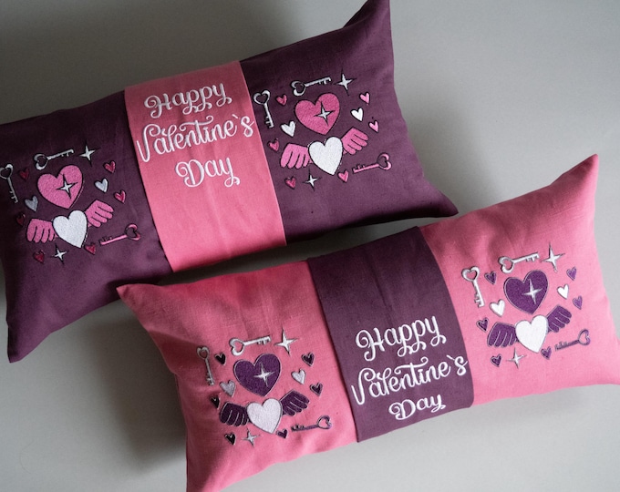 Set of 2 covers Valentine's Day embroidered hearts and keys