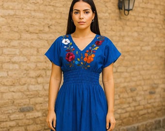 Vestido mexicano floral hecho a mano: cuello en V bordado, talla S/M