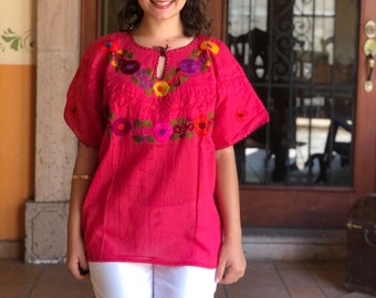 Blusa mexicana floral bordada, blusa hecha a mano, blusa étnica, blusa manta, blusa bordada con cadenas.
