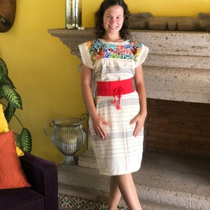 Mexican loom dress, hand embroidered mexican dress, mexican floral dress, ethnic dress, embroidery with silk thread.