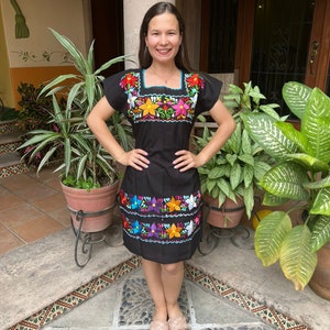 Mexican floral dress, embroidered mexican dress, ethnic dress, blanket fabric dress, mexican huipil.
