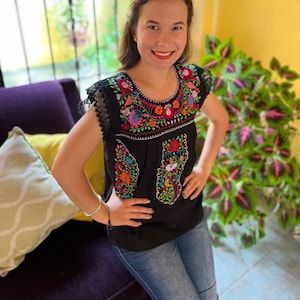 Mexican blouse, blouse with beautiful multicolored floral embroidery, fresh blanket fabric blouse, ethnic blouse, hand-embroidered blouse