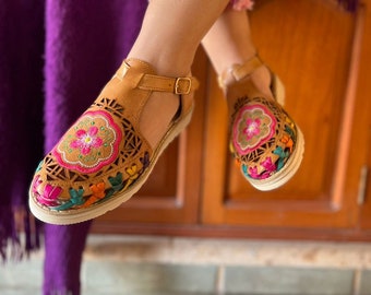 Handmade Mexican Leather Huarache: Floral Embroidered Buckle Shoe